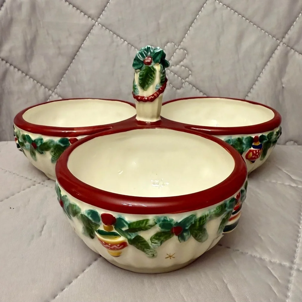 Pfaltzgraff Holiday Garland Triple Section Server